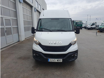 Personentransporter IVECO Daily 35S16
